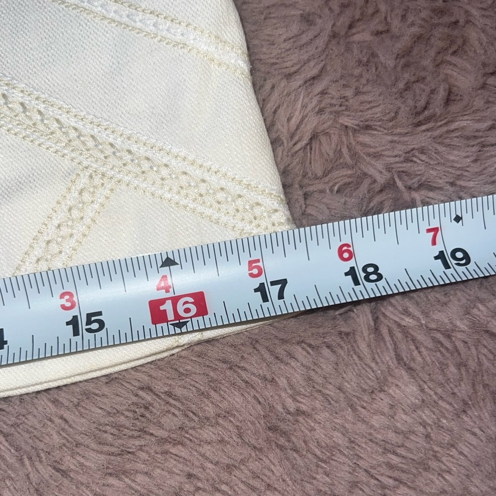 White House Black Market Pencil Skirt Geometric Embroidery Detail Slimming sz 00 - Picture 9 of 9
